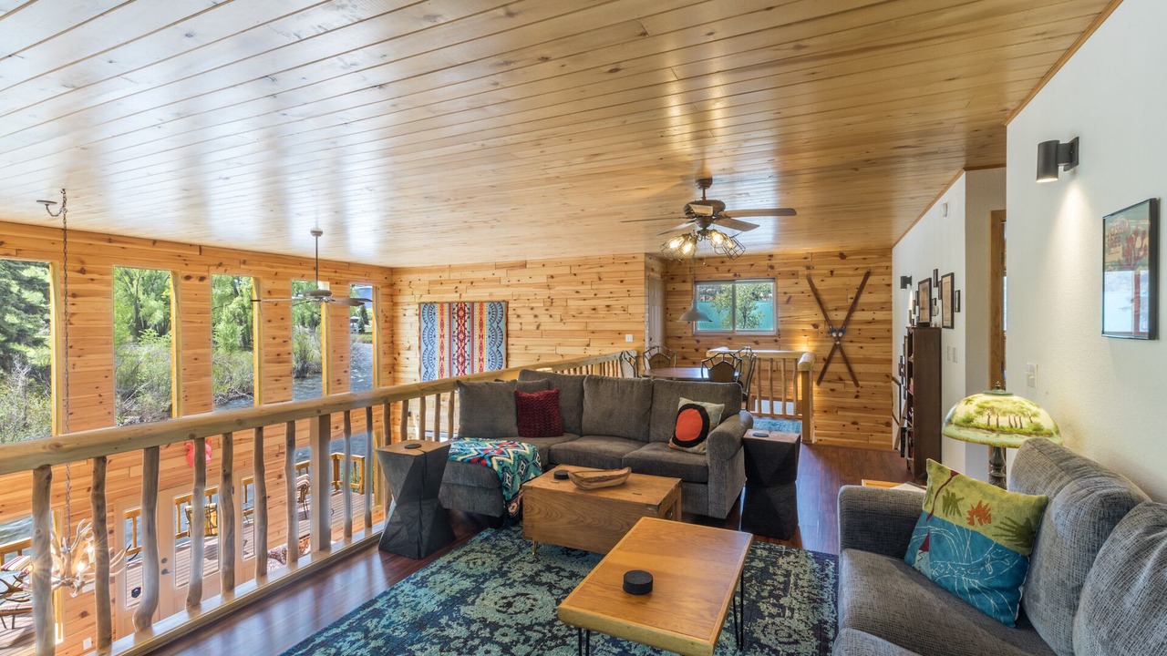 Photo of Livingroom in South Fork