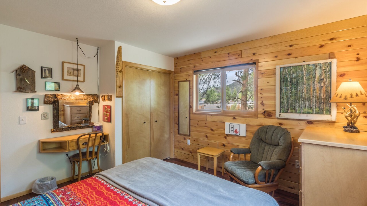 Photo of Bedroom in South Fork