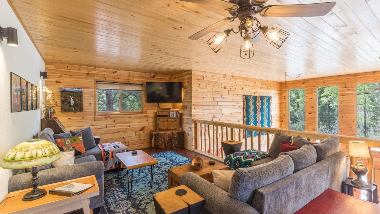 Photo of Livingroom in South Fork