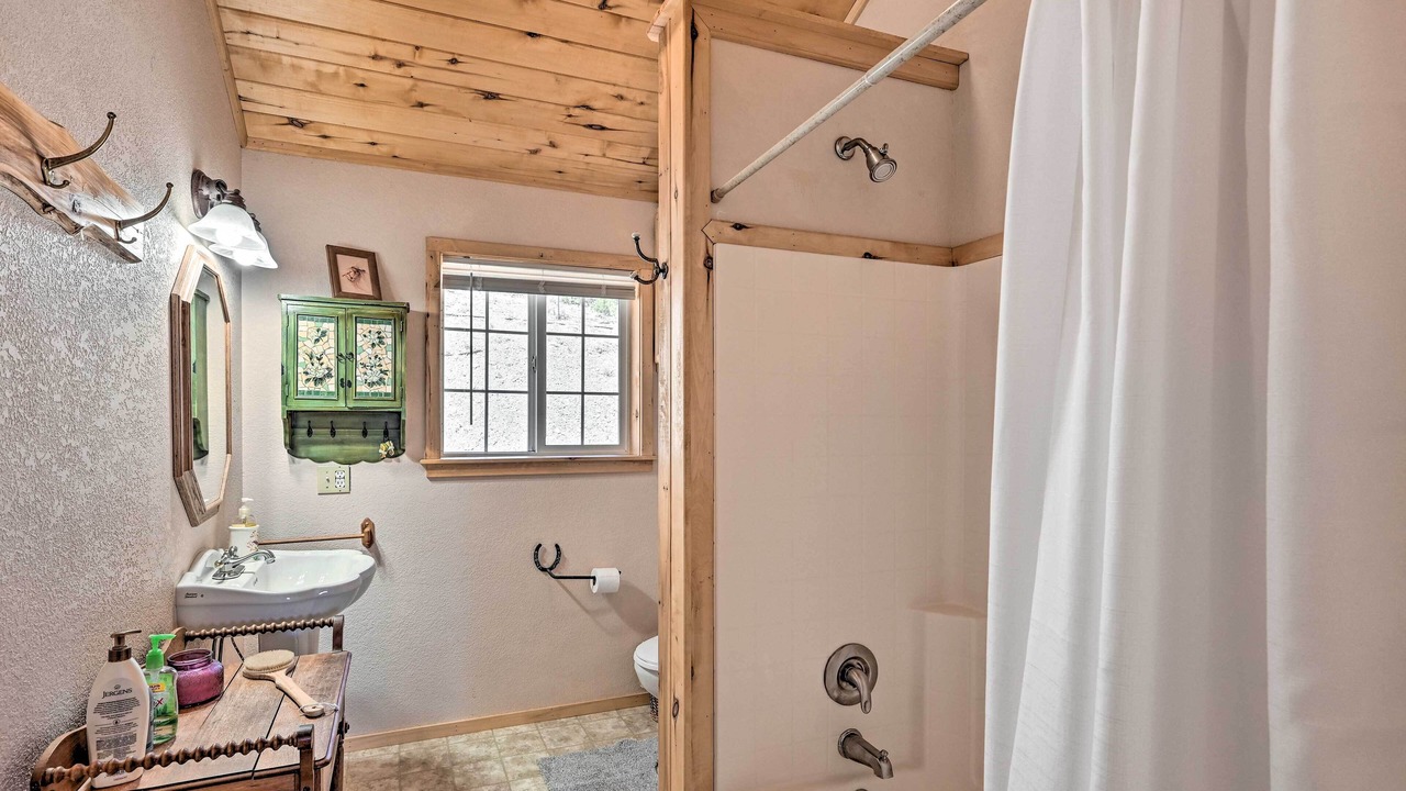 Photo of Bathroom in Coaldale
