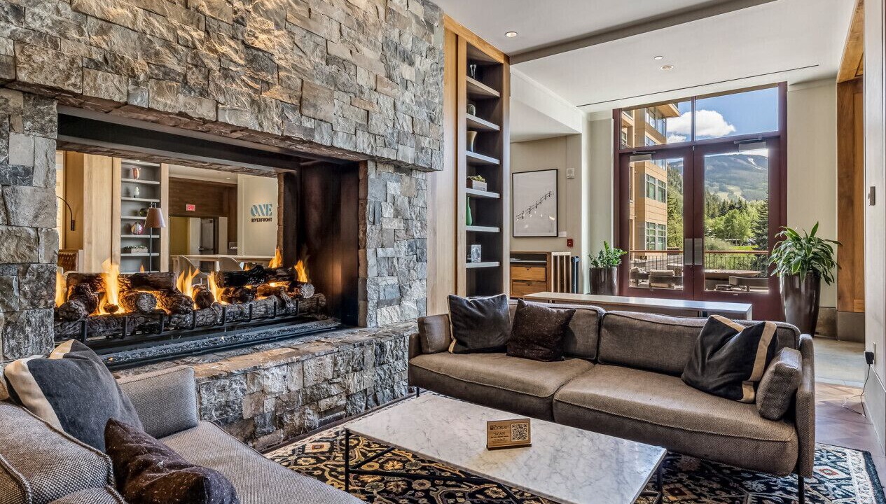 Photo of Livingroom in Avon