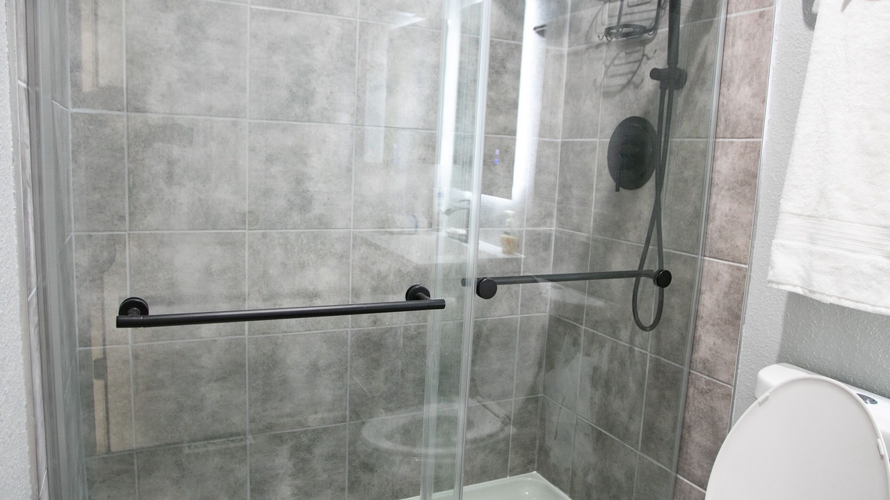 Photo of Bathroom in Montbello