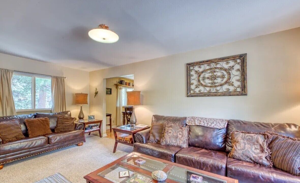 Photo of Bedroom in Drake