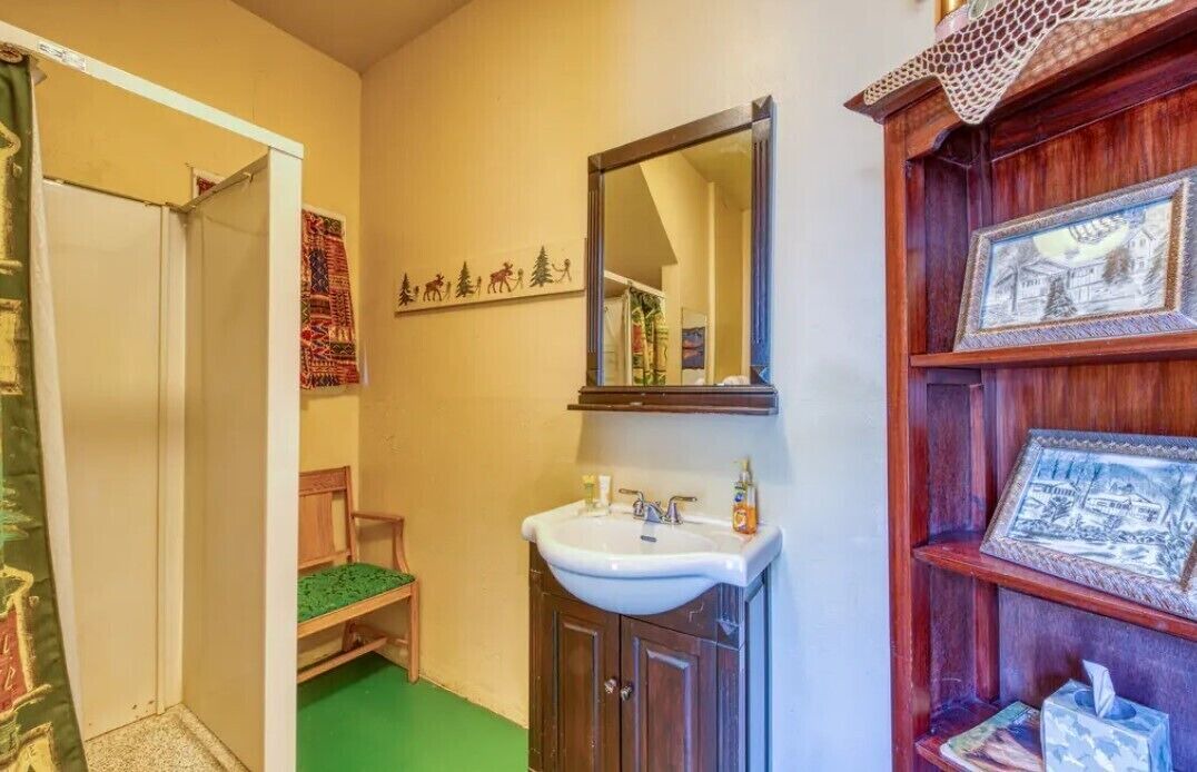 Photo of Bathroom in Drake