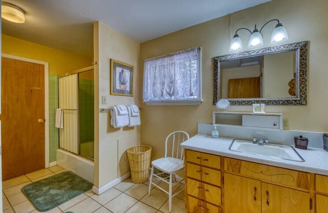 Photo of Bathroom in Drake