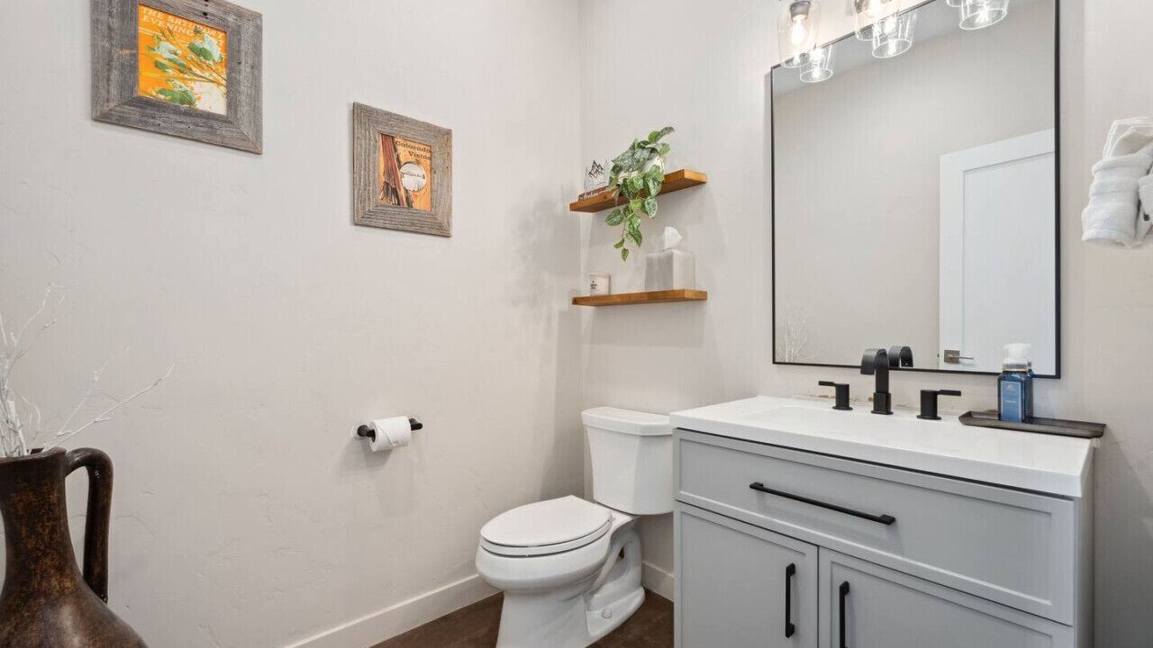 Photo of Bathroom in Silvercreek