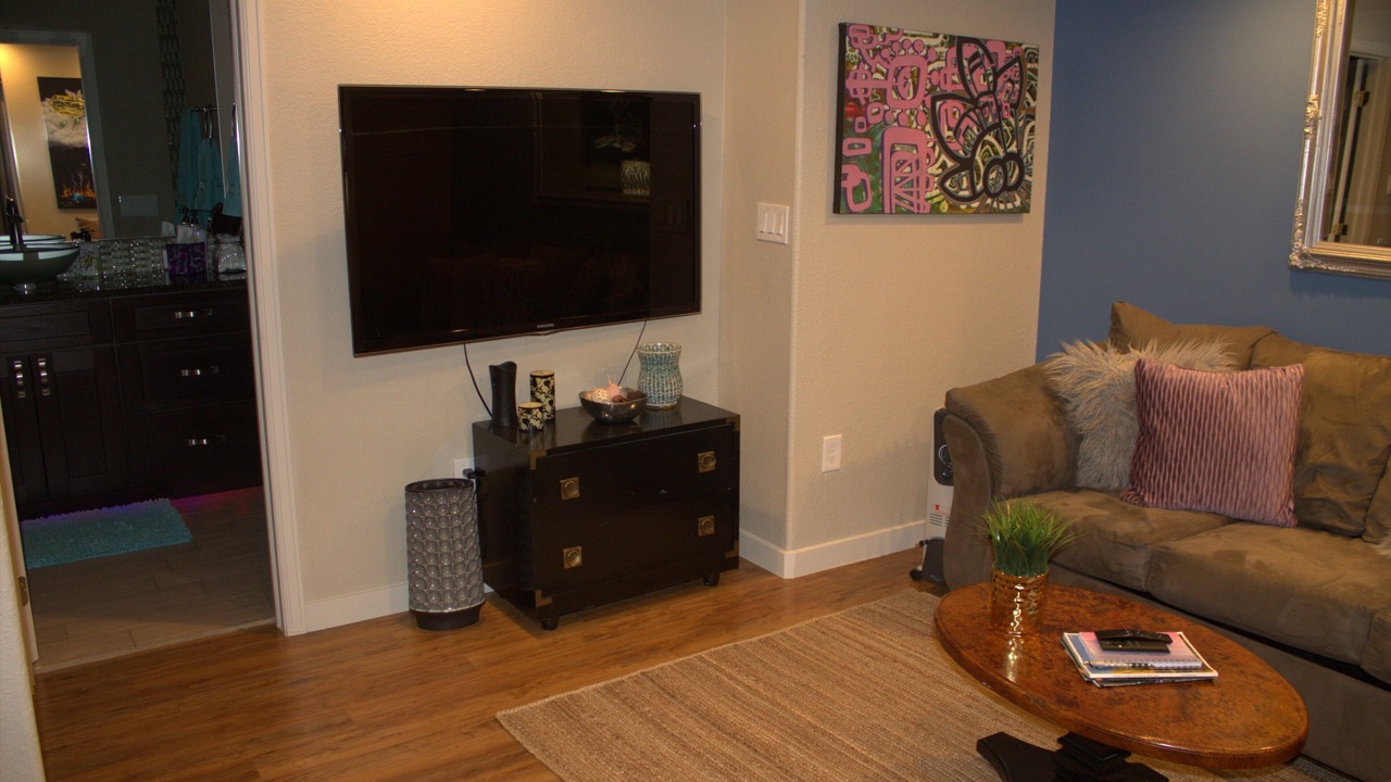 Photo of Livingroom in Roxborough