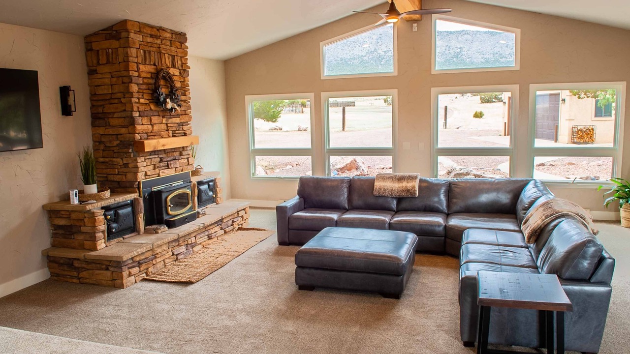 Photo of Livingroom in Canon City