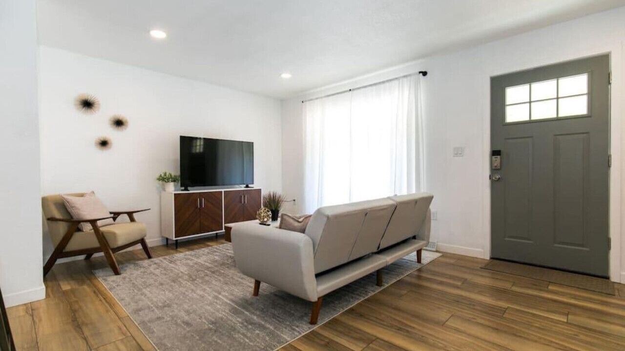 Photo of Livingroom in Berkley