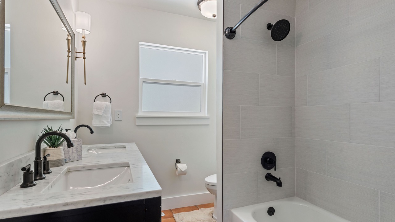 Photo of Bathroom in Palisade