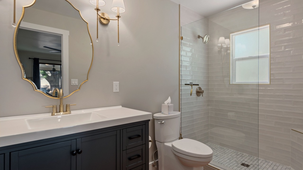 Photo of Bathroom in Palisade