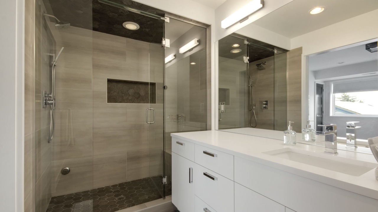 Photo of Bathroom in Villa Park