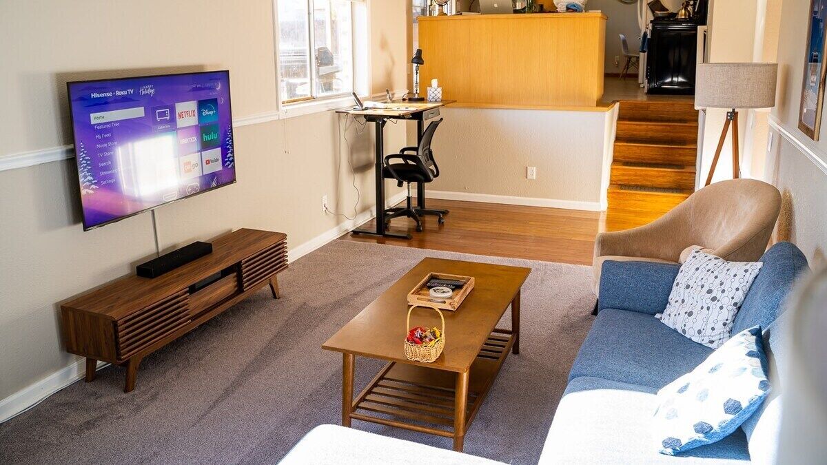 Photo of Livingroom in North Central Westminster