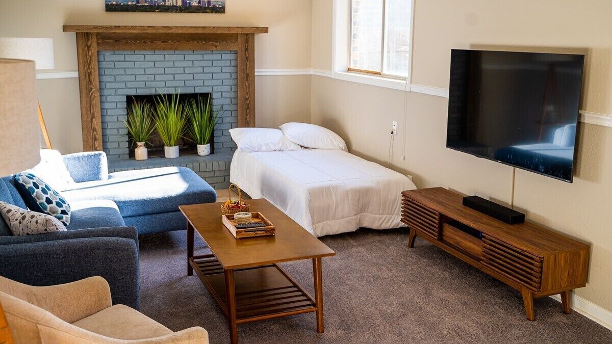 Photo of Livingroom in North Central Westminster