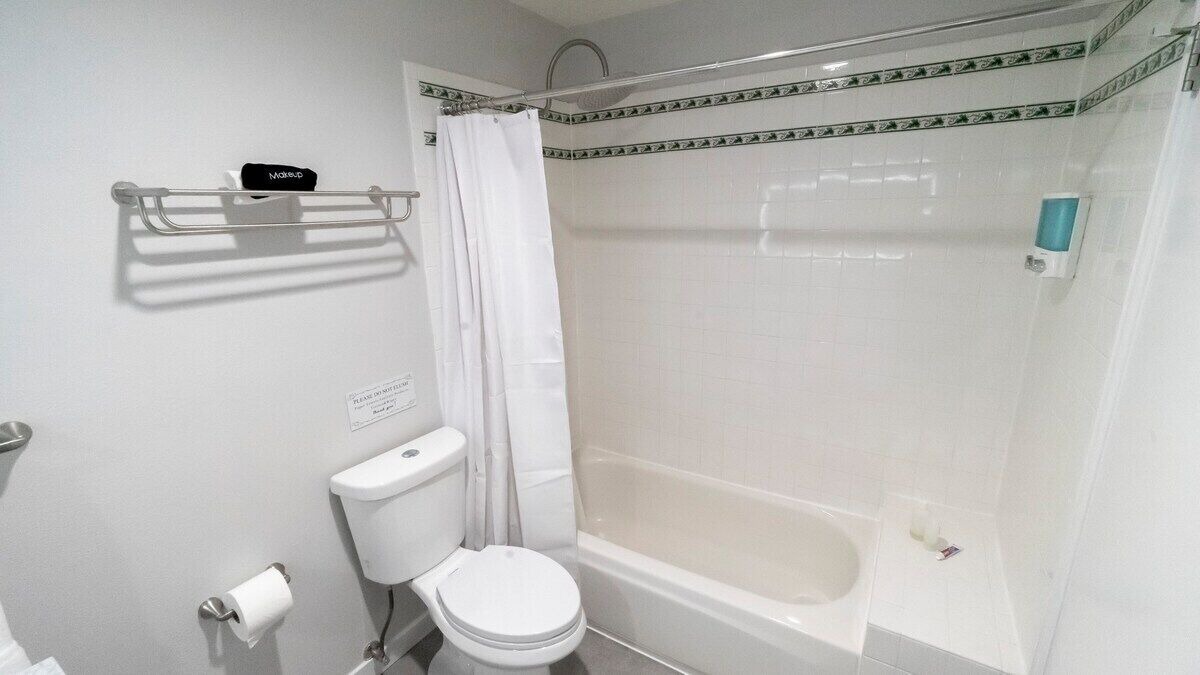 Photo of Bathroom in North Central Westminster