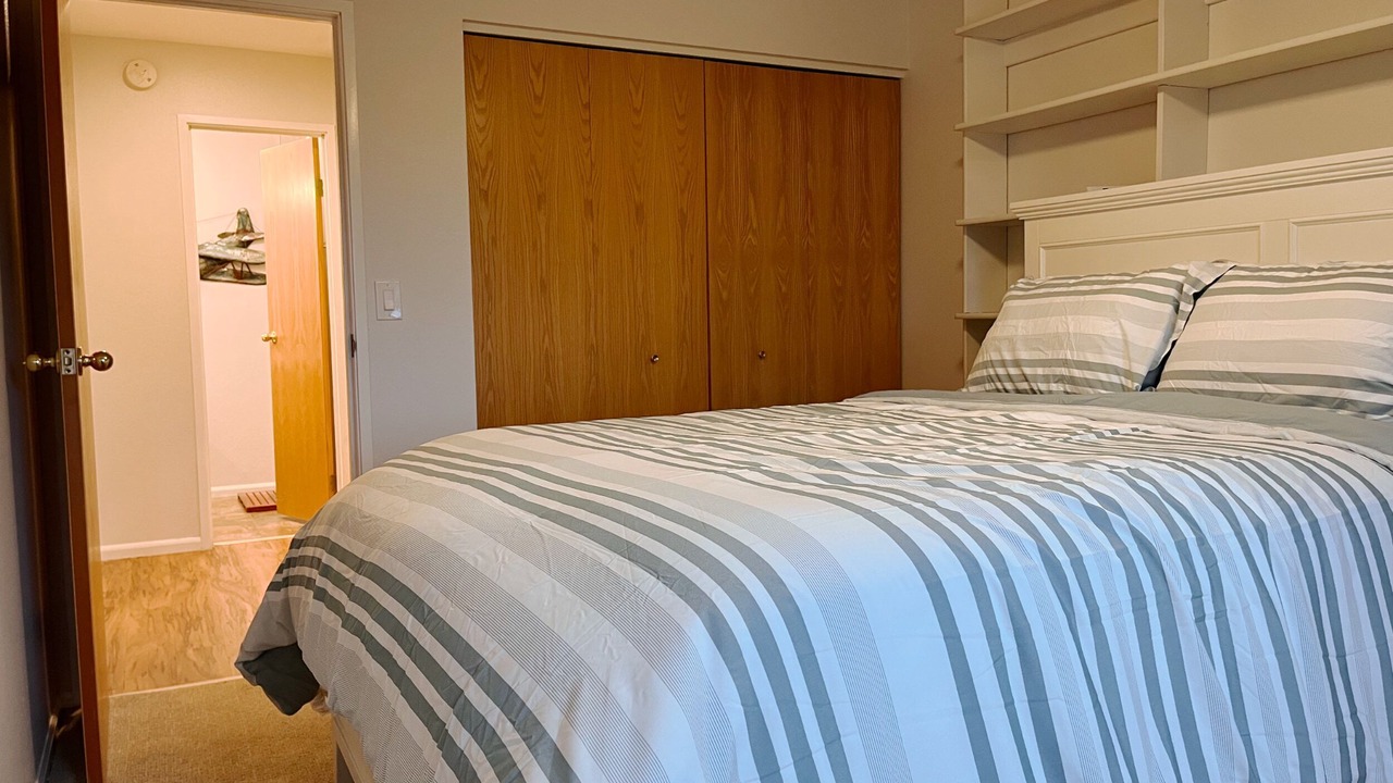 Photo of Bedroom in Glenwood Grove - North Iris