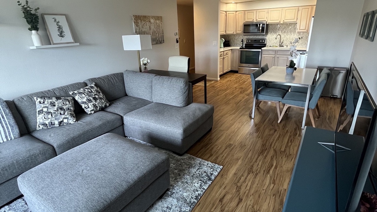 Photo of Livingroom in Glenwood Grove - North Iris