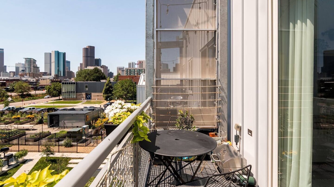Photo of Outdoor in Five Points