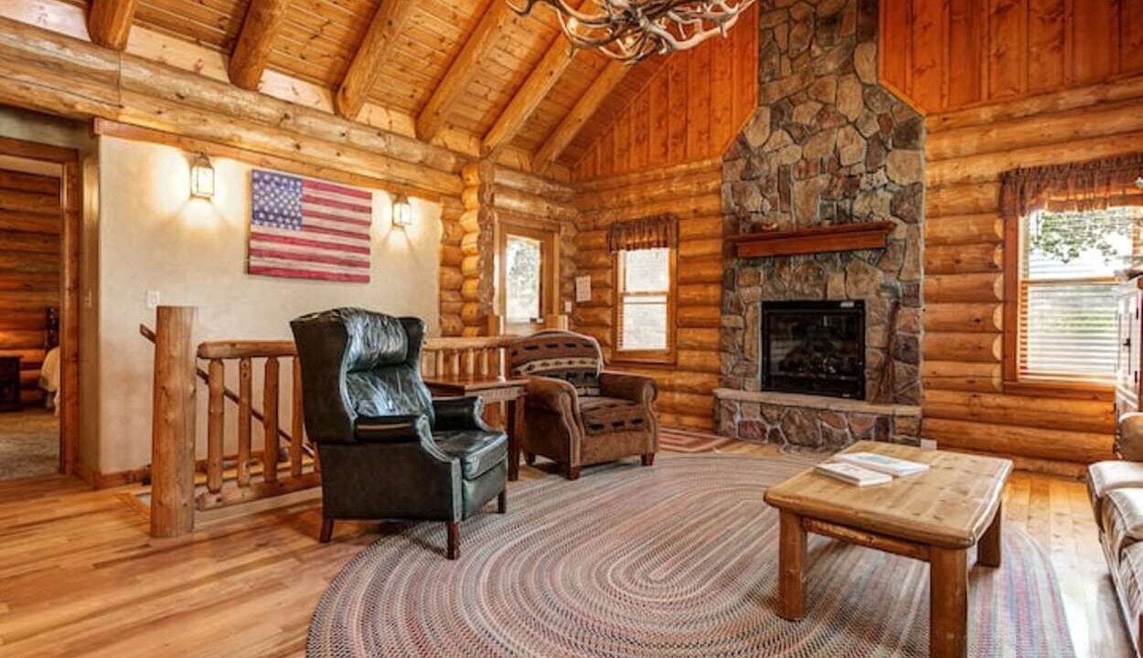 Photo of Livingroom in Divide