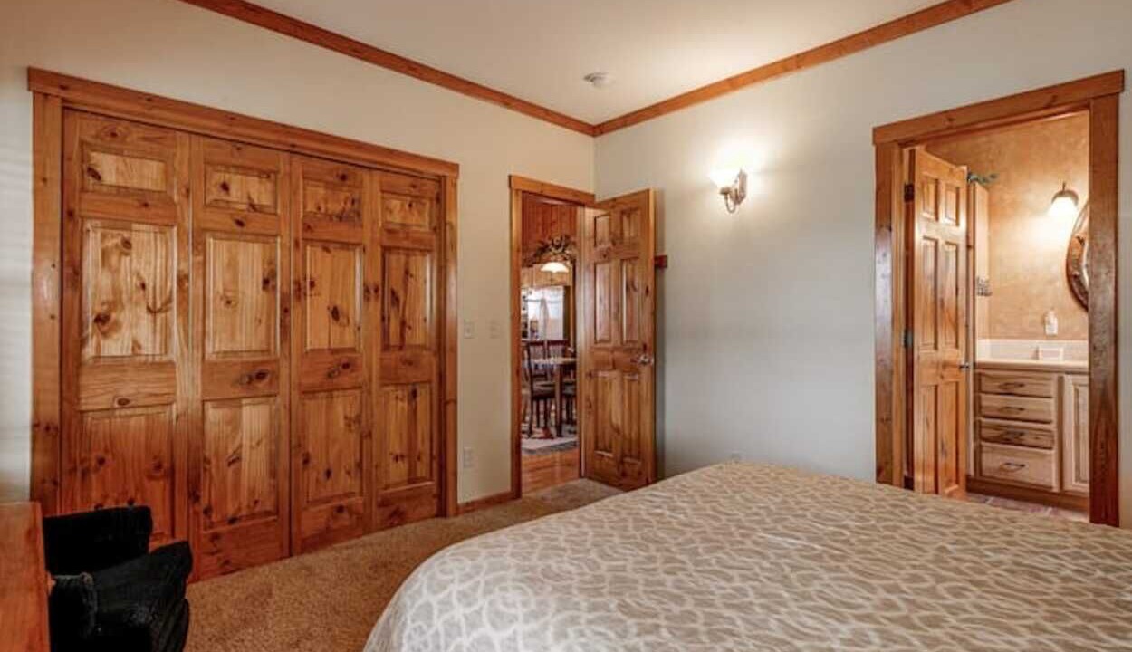 Photo of Bedroom in Divide