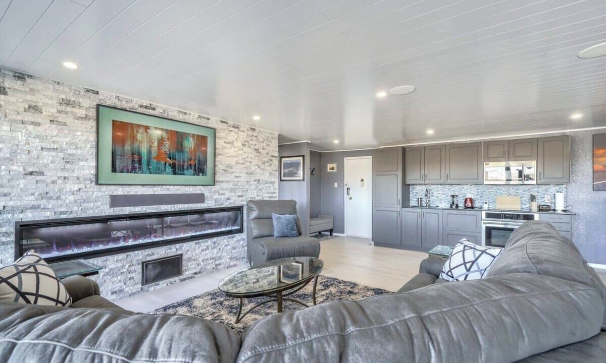 Photo of Livingroom in Southeast Colorado Springs