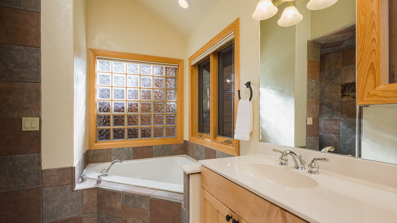 Photo of Bathroom in Columbine Lake