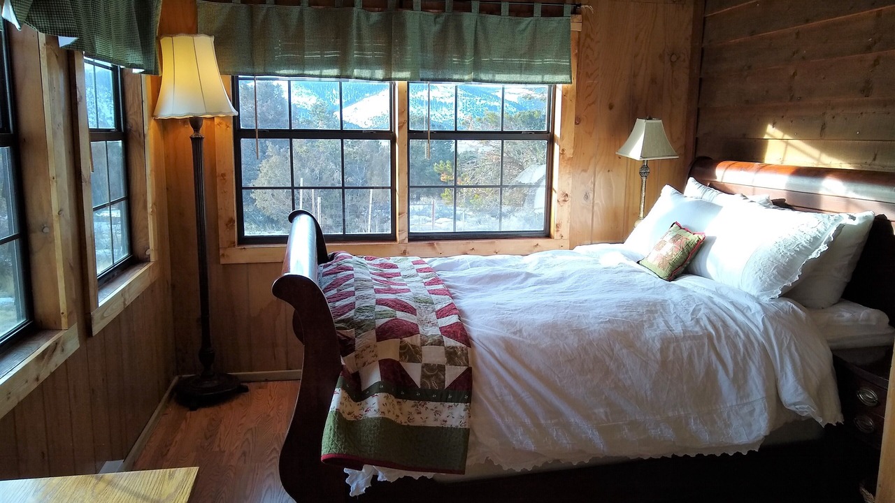 Photo of Bedroom in Alpine Village