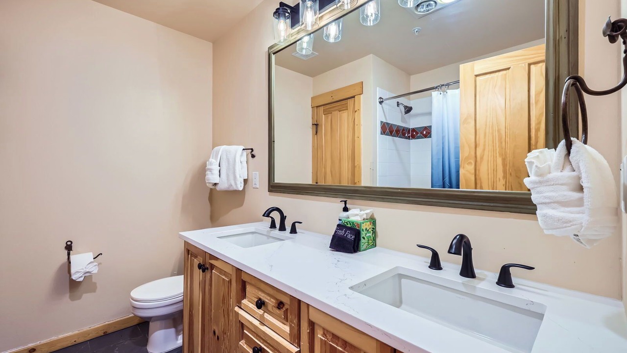 Photo of Bathroom in Copper Mountain Village