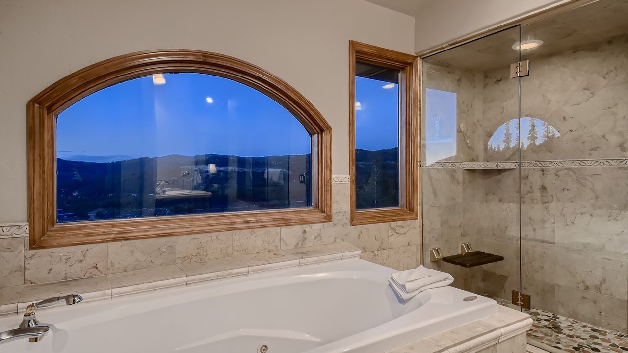 Photo of Bathroom in Warrior's Mark West