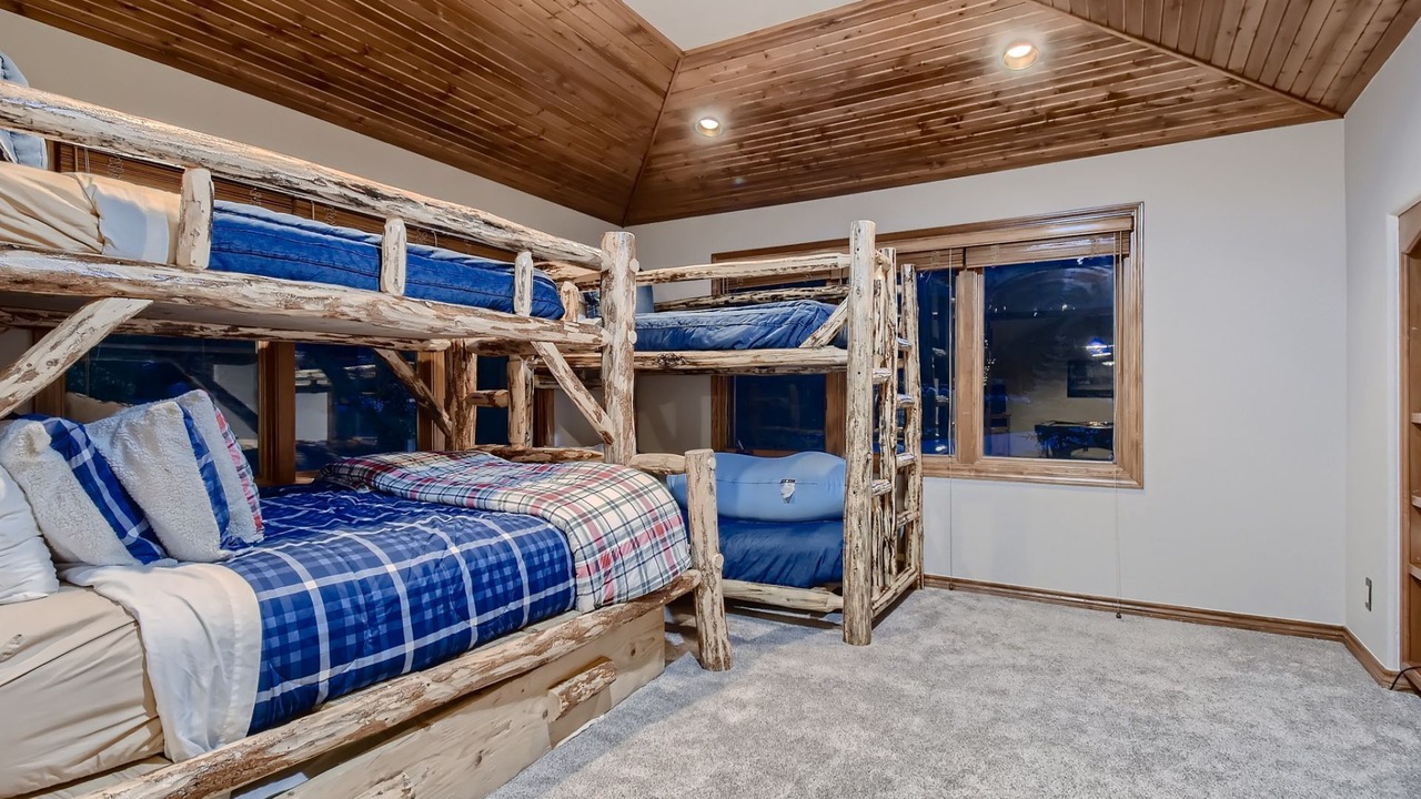 Photo of Bedroom in Warrior's Mark West