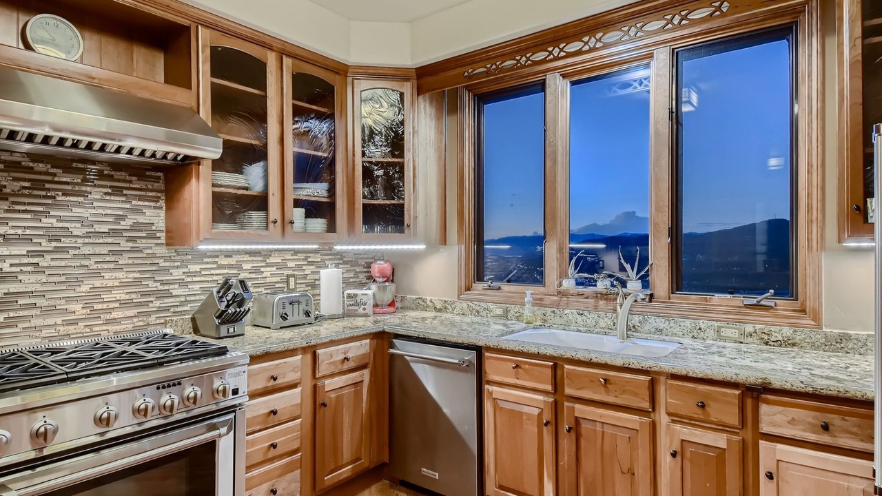 Photo of Kitchen in Warrior's Mark West