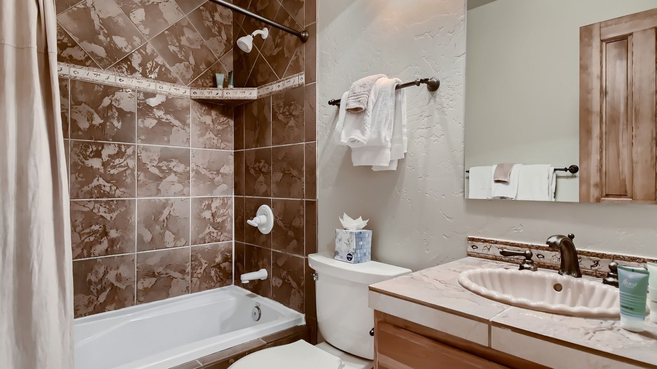 Photo of Bathroom in Warrior's Mark West