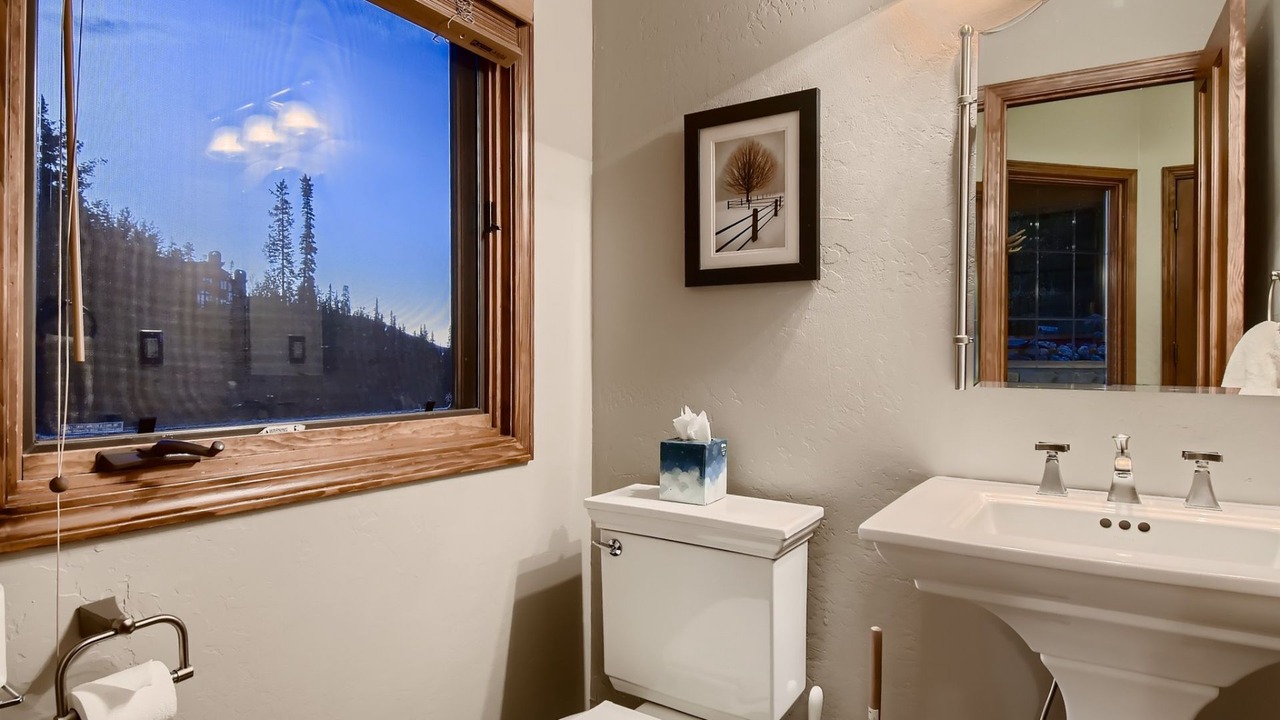 Photo of Bathroom in Warrior's Mark West