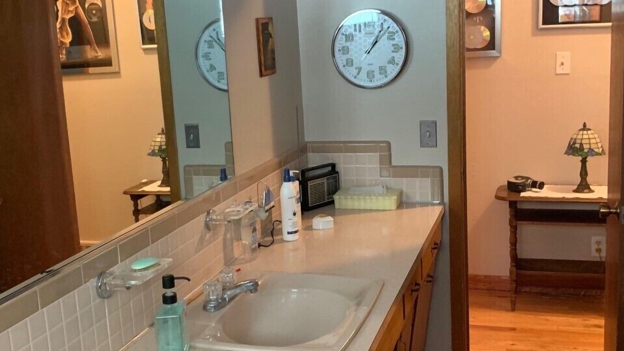 Photo of Bathroom in Barths