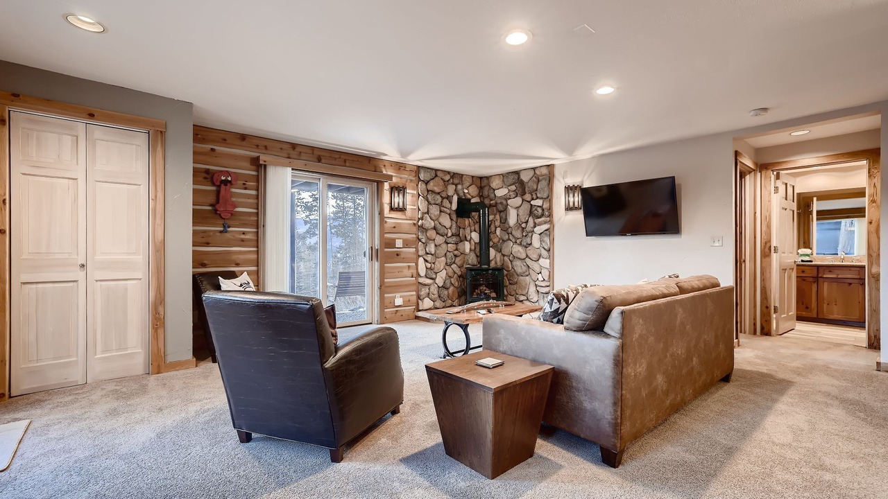 Photo of Livingroom in Forest Hills