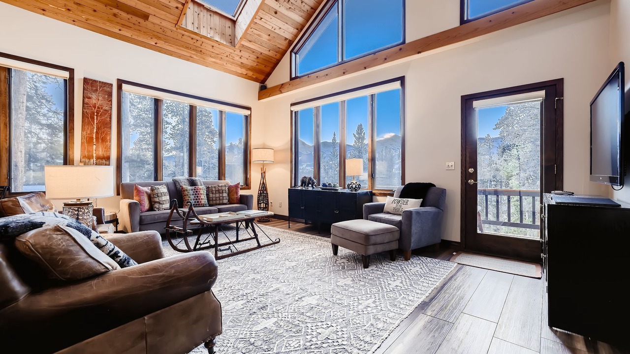 Photo of Livingroom in Forest Hills
