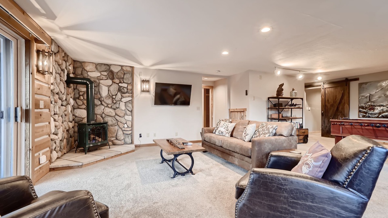 Photo of Livingroom in Forest Hills