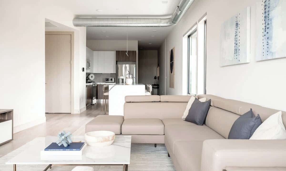 Photo of Livingroom in Jefferson Park