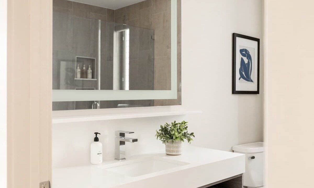 Photo of Bathroom in Jefferson Park