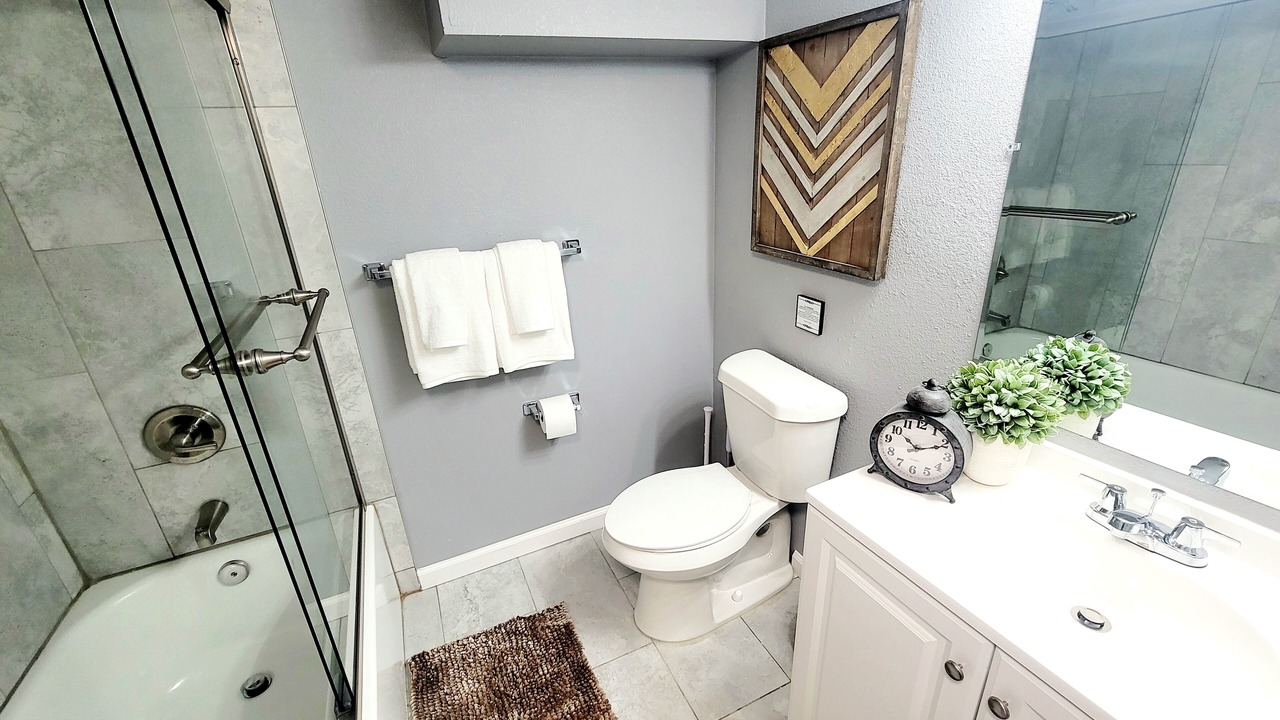 Photo of Bathroom in Golden