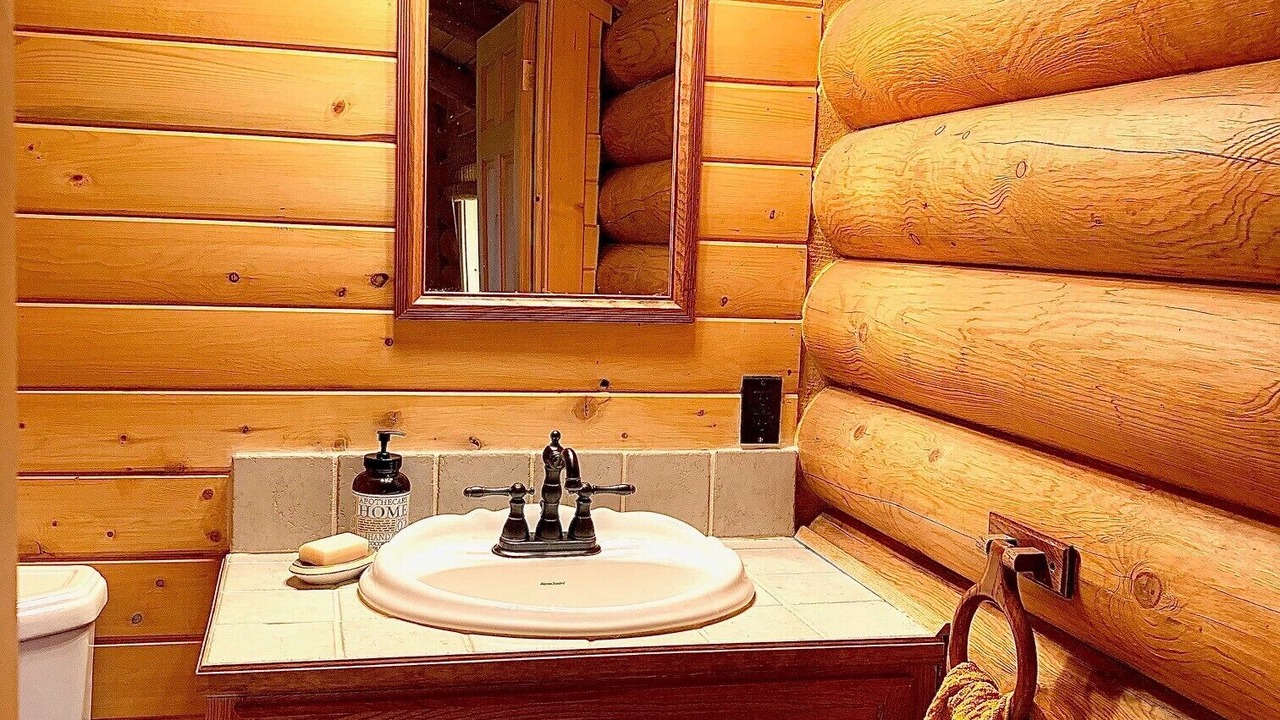 Photo of Bathroom in Gulnare