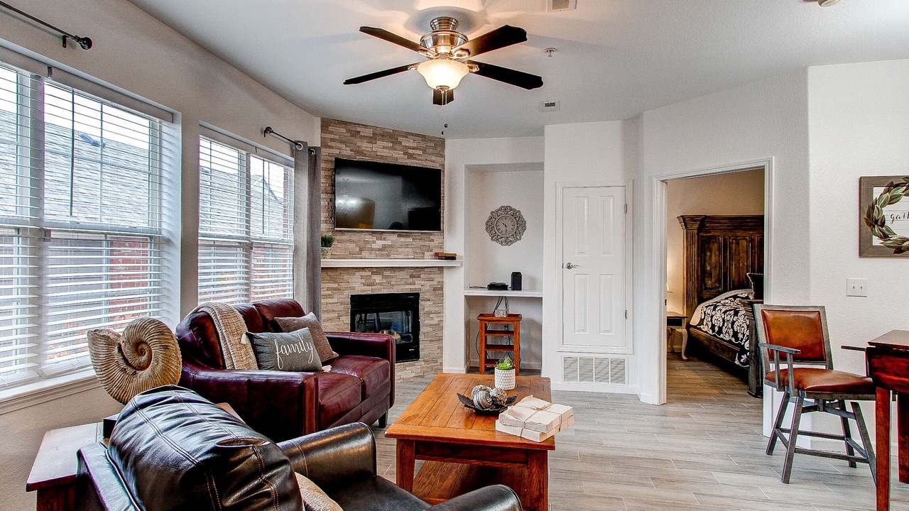 Photo of Livingroom in Aurora