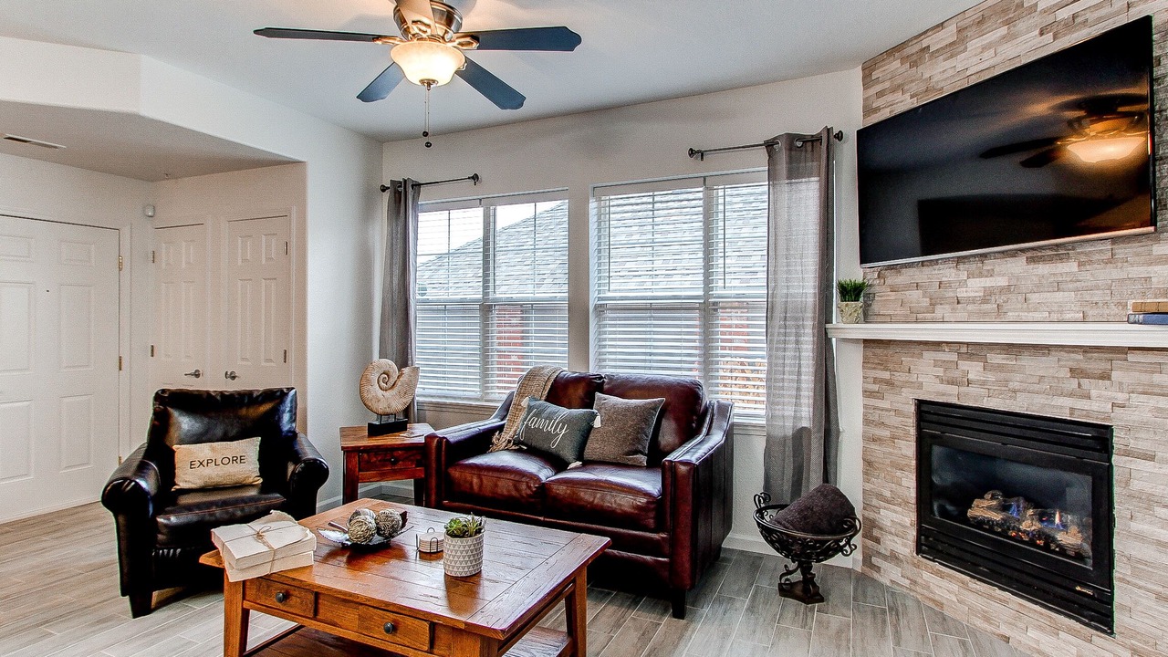 Photo of Livingroom in Aurora