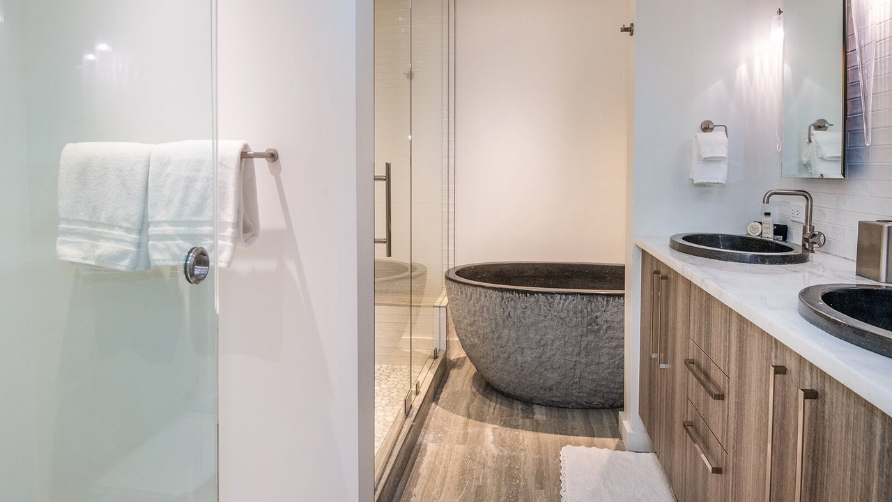 Photo of Bathroom in Golden Peak