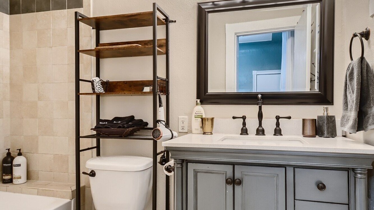 Photo of Bathroom in Lincoln Park
