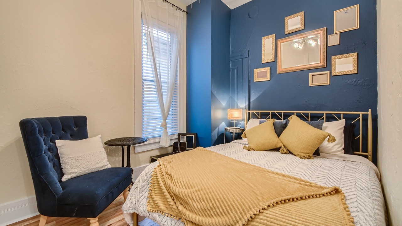 Photo of Bedroom in Lincoln Park