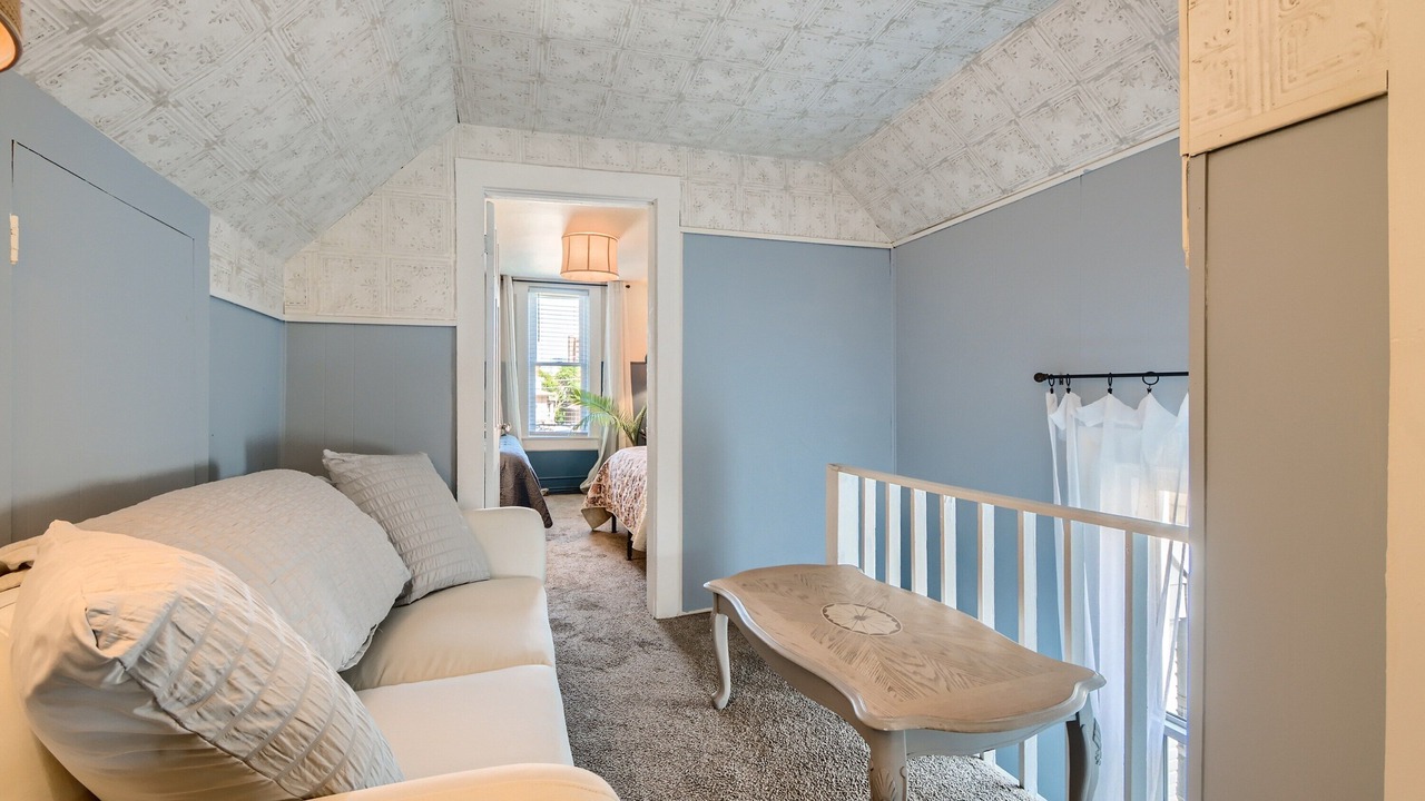 Photo of Livingroom in Lincoln Park