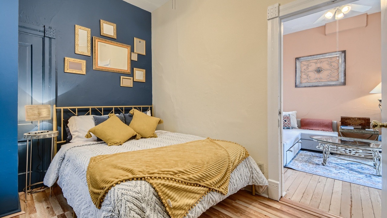 Photo of Bedroom in Lincoln Park