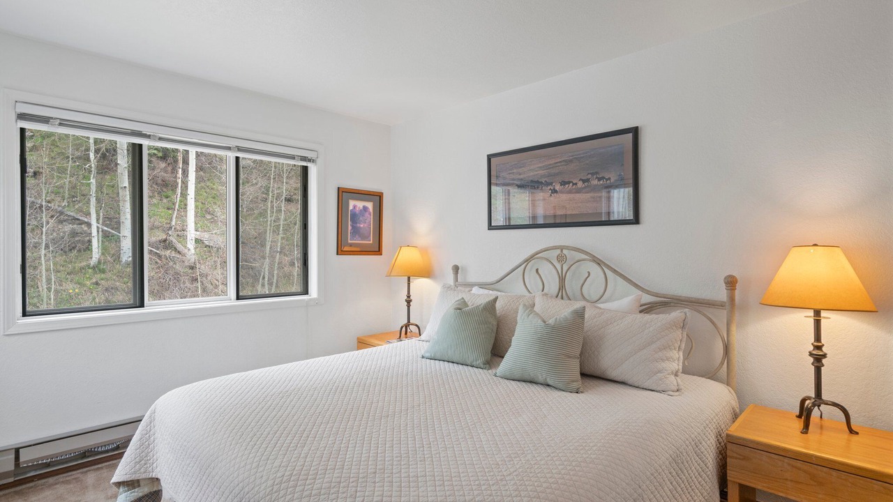 Photo of Bedroom in Columbine Lake