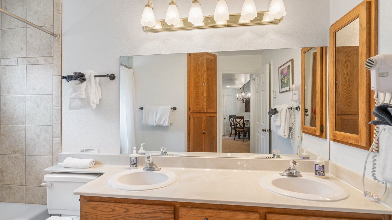 Photo of Bathroom in Columbine Lake